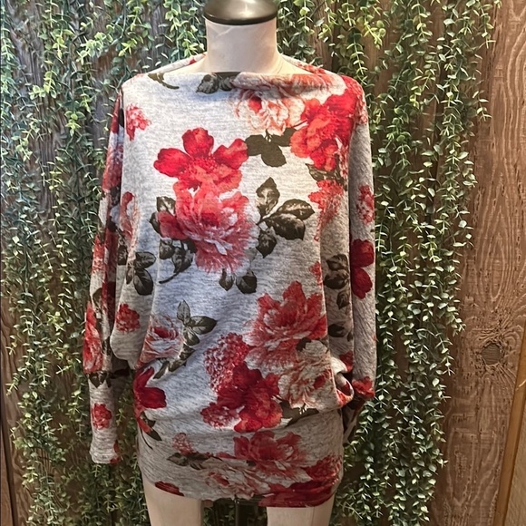 Orchid & Vine Tops - Floral Tunic Top NWOT